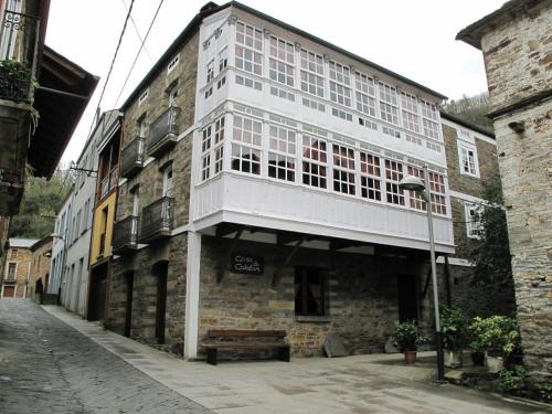 Navia de Suarna Apartamento | Habitación Cuadruple con derecho a Barbacoa y patio