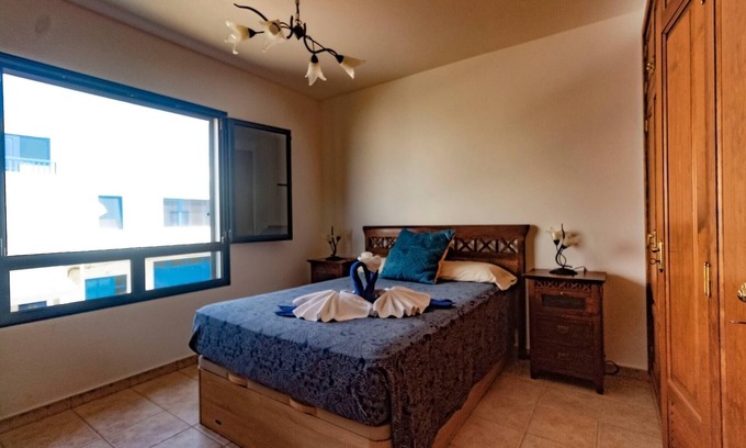 Caleta de Famara Cama Y Desayuno | Habitación Nº 1, con baño privado