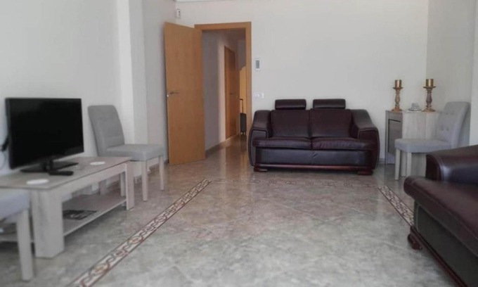 Paterna Casa | Habitación Tranquila, Agradable cerca de Valencia en Vivienda Compartida