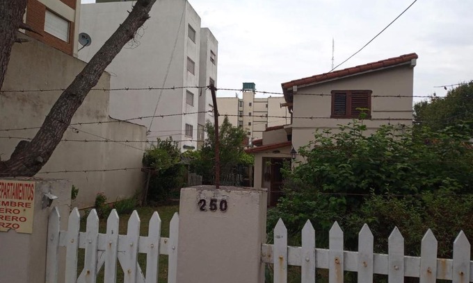 Mar de Ajó Apartamento | Habitación y dptos 1 y 2 amb con estacionamiento cerca del mar