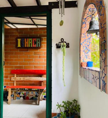 La America Apartamento | Habitaciónes en Casa Ithaca en Floresta - Santa Lucía