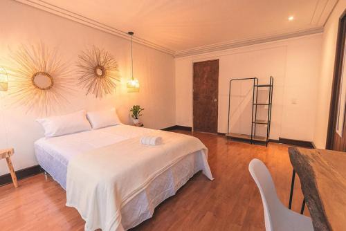 Astorga Apartamento | Habitacion con baño compartido en el Poblado -A6