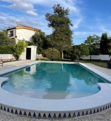 Alhendín Casa | habitaciones con piscina privada en casa de campo, Granada