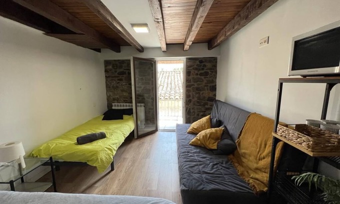 Biescas Casa | Habitaciones para 9 personas en centro de Biescas