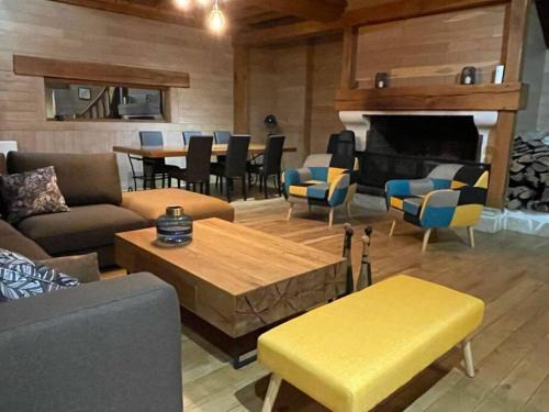 Venizy Casa | Habitation en bois authentique