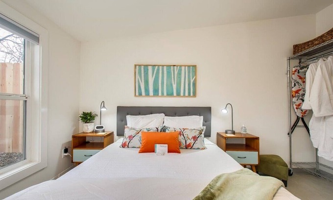 Sunset Apartamento | #HabitueHomes - Green Spot Studio- Dog Friendly!