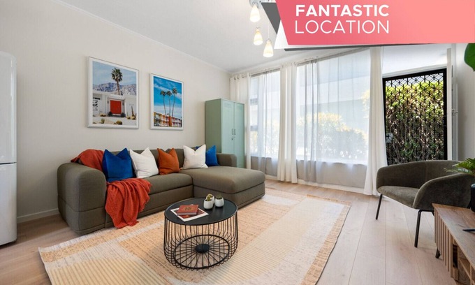 Henley Beach Apartamento | Hacienda at Henley - 2BR, Wi-Fi, Workspace