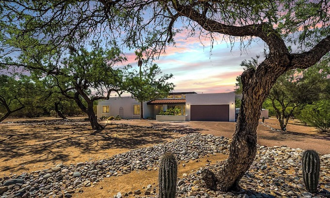 Catalina Madre Casa | Hacienda Encantada 3BD/2BA Pool & Hot Tub