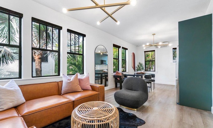 Flamingo Parks Apartamento | Hacienda Flamingo Unit 4 - Chic 2BR Retreat Near Shops and Restaurants