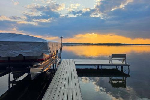 Hackensack Casa | Hackensack Waterfront Retreat on Tenmile Lake