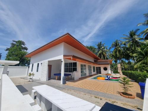 Thepha Villa | Hadkaew Thepha Pool Villa by Jehsana