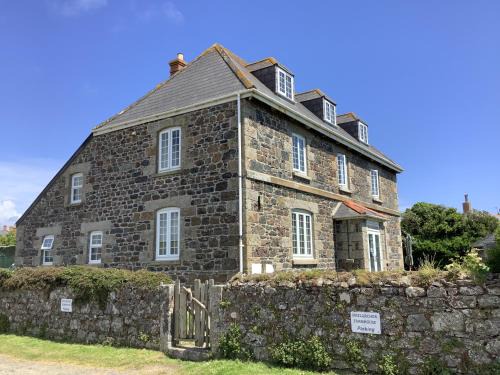 The Lizard Cama Y Desayuno | Haelarcher Farmhouse and Helicopter B&B