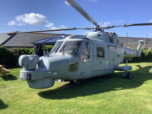 The Lizard Otro | Haelarcher Helicopter Glamping