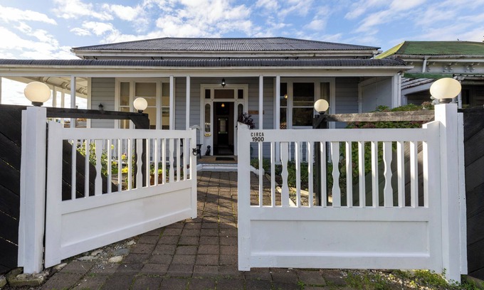 Reefton Casa | Haere Mai Reefton Heritage Holiday Home