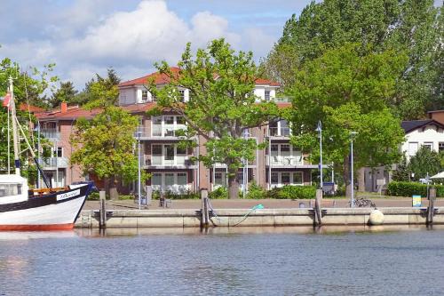 Lauterbach Apartamento | hafennahe Penthousewohnung mit Meerblick - Hafenresidenz Lauterbach FeWo 2-7