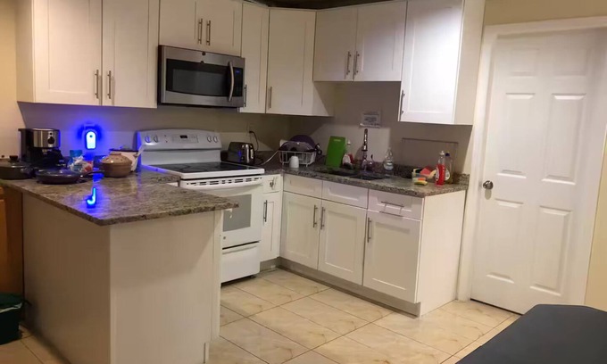 Vancouver South Apartamento | Haidy's House- Bmt room 1(ensuite bathroom)