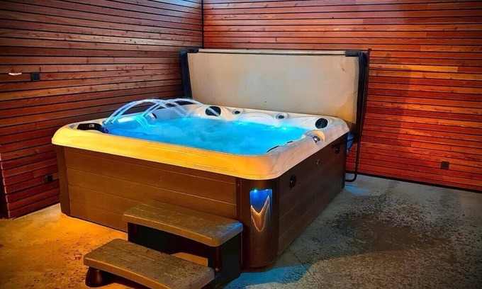 Hamois Cama Y Desayuno | Haie Jad'Ô Wellness Suite with sauna and jacuzzi
