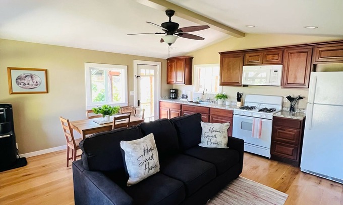 Napa Cabaña | Haileys Place In Wine Country