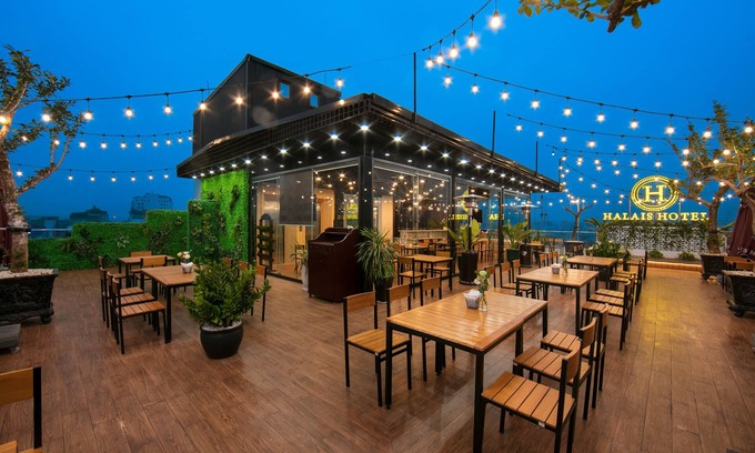 Hai Ba Trung Hotel | Halais Hotel