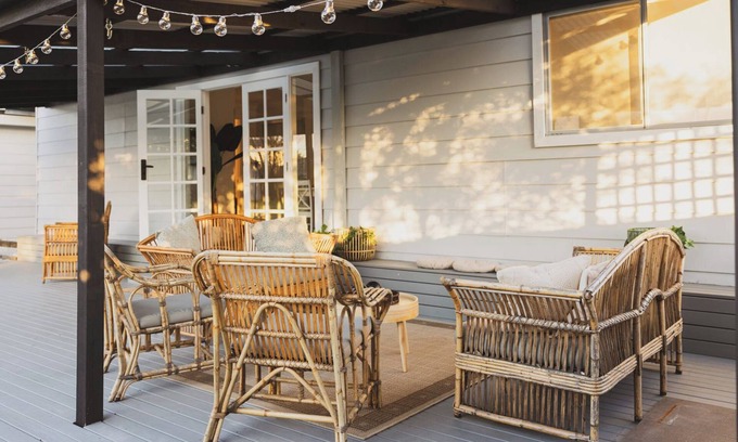 Cessnock Casa | Halcyon Days the perfect getaway, Sundays late check out, pet friendly!