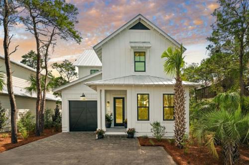 West Panama City Beach Casa | Halcyon Dayz by AvantStay New Build w Pool Access