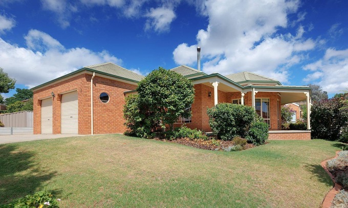 Wodonga Casa | Haldon House - Spacious four bedroom, two bathroom property