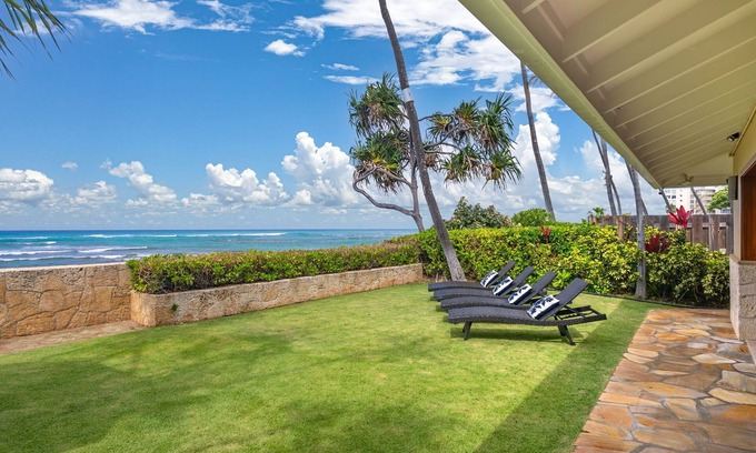 Leahi Park Casa | Hale Makai at Diamond Head: Stunning Oceanfront Estate w/Private Pool & AC