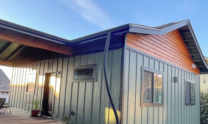 Yachats Cabaña | Hale Nalu " House of the Waves ": 2-bedroom ocean view cottage in Yachats