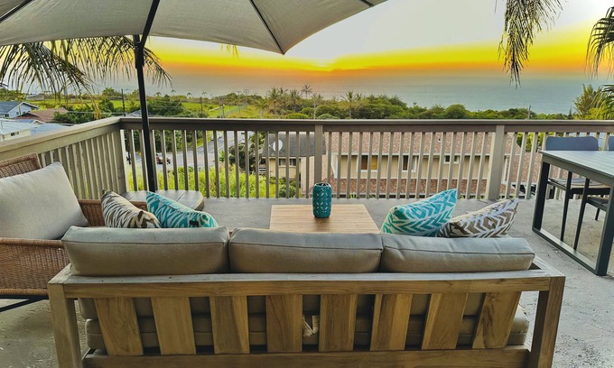 Kealakekua Casa | Halekii Sunset – Sweeping 180° Ocean Views | Newly Renovated Tropical Retreat