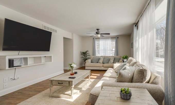 Lake Geneva Casa | half Mi to Lake Geneva Home with Game Room