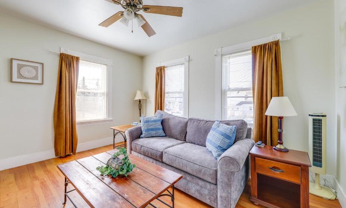 Old Orchard Beach Apartamento | half Mi to Pier WFH-Friendly Apt in Maine!