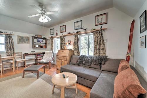 Soda Springs Casa | Half-Mi to Trails Rustic Soda Springs Cabin!