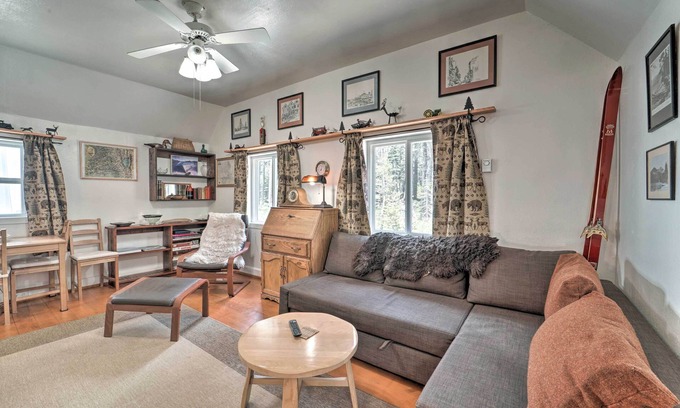 Soda Springs Cabina | Half-Mi to Trails: Rustic Soda Springs Cabin!