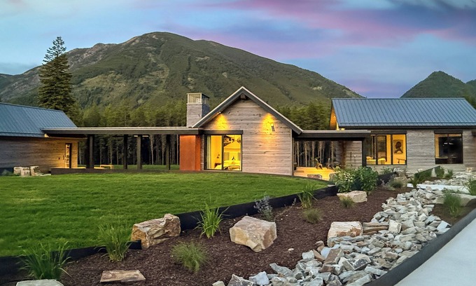 West Glacier Casa | Halfmoon Camp | Luxury Near Glacier