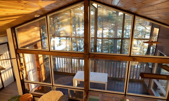 Highlands East Cabaña | Haliburton Highlands Forest Escape