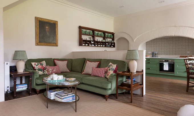 Morpeth Cabaña | HALL COTTAGE - A charming retreat for three in the grounds of Netherwitton Hall, a historic country