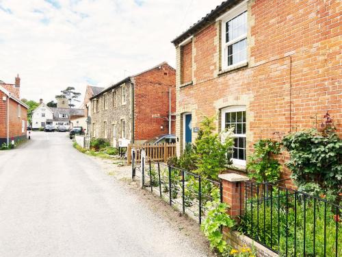 Bramfield Casa | Hall Cottage by The Suffolk Cottage Collection