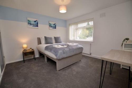 Wyken Casa | Hall Lane House - 4Bed Gem Near Coventry Hospital with FREE Driveway Parking