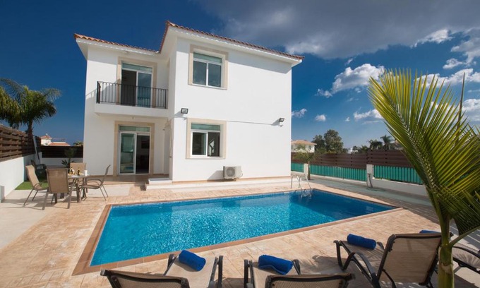 Protaras Villa | Halle Villa