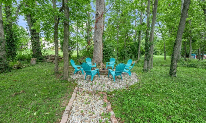 Lexington Casa | Hamburg Retreat: Firepit, Walking Trail, Shopping, Dining, Entertainment & More