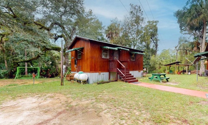 Bronson Casa | Hammock House