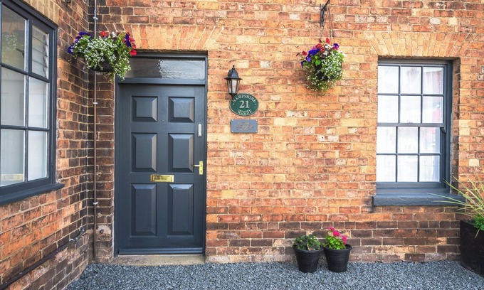 Lincoln Casa | Hampshire Charming House