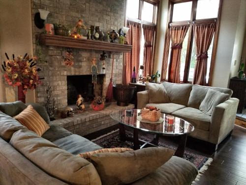 Mount Clemens Casa | Hampton House