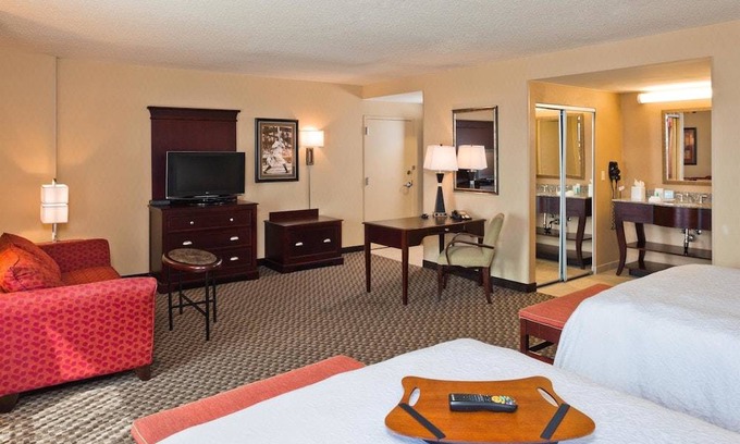 Downtown West Hotel | Hampton Inn Baltimore-Downtown-Convention Center 2 Queen Beds Studio Suite