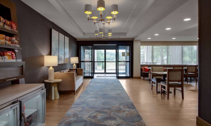 Crestline Heights Hotel | Hampton Inn Birmingham-Colonnade 280