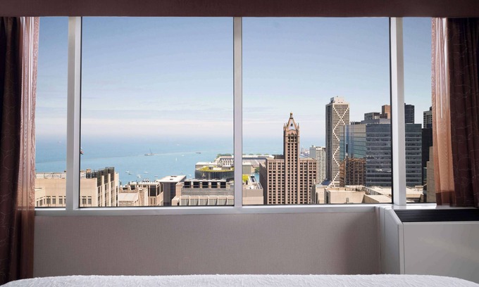 Streeterville Hotel | Hampton Inn Chicago Downtown/Magnificent Mile