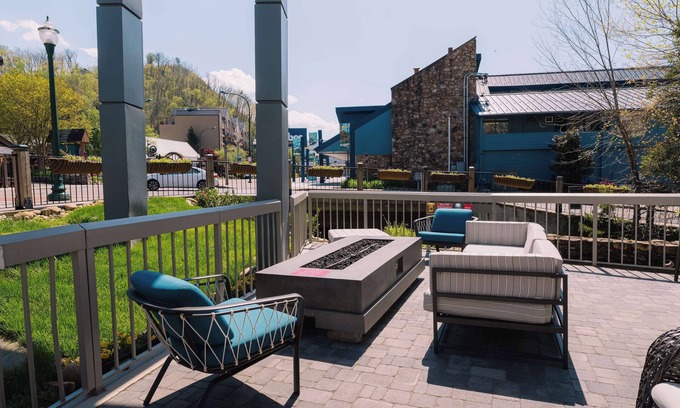 Gatlinburg Hotel | Hampton Inn Gatlinburg