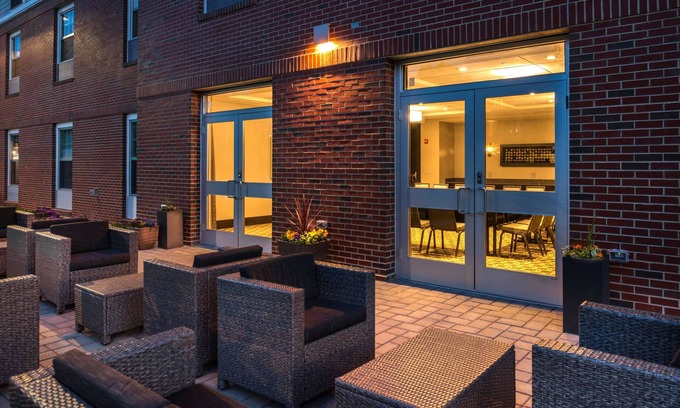Martinsville Hotel | Hampton Inn & Suites Bridgewater