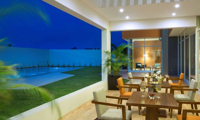 Paraíso Hotel | Hampton Inn & Suites by Hilton Paraiso
