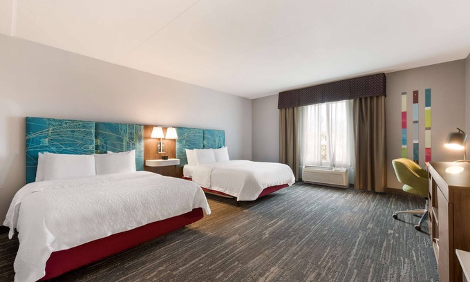 Paw Creek Hotel | Hampton Inn & Suites Charlotte Airport